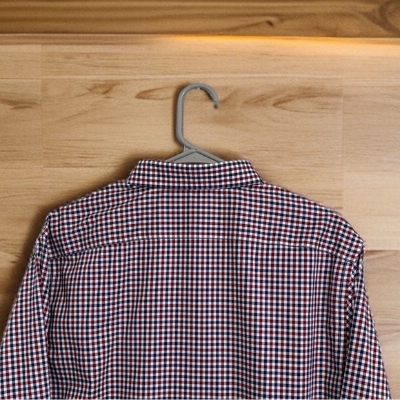 Banana Republic Men’s Large Plaid Non-Iron Dress Shirt Red and Blue Plaid. - Picture 6 of 7